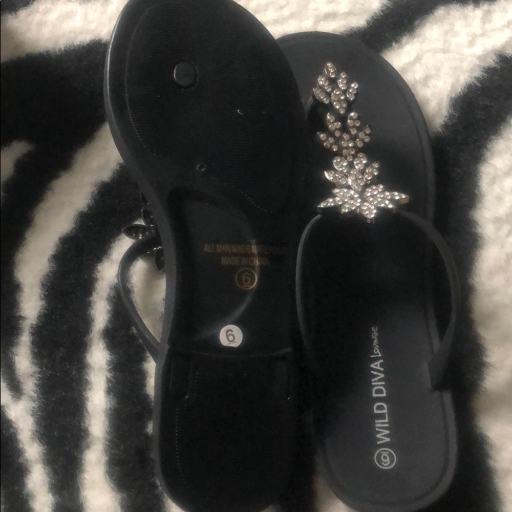 Sandals - Picture 4 of 5